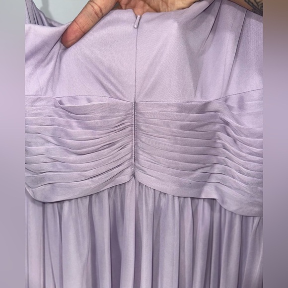 Elegant Lavender Evening Gown - Picture 5 of 7